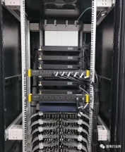 機房網絡布線弱電機櫃打配線架和安裝交換機理線方法