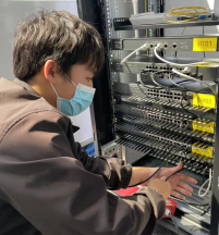 深圳南山區前海合作區香江金融中心公司：選擇中德信通的綜合網絡布線、無線WiFi覆蓋安裝和監控攝像頭安裝，打造高效辦公環境！